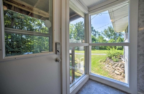 Ballston Spa Apartment | Modern Studio Less Than 13 Mi to Saratoga Racetrack!