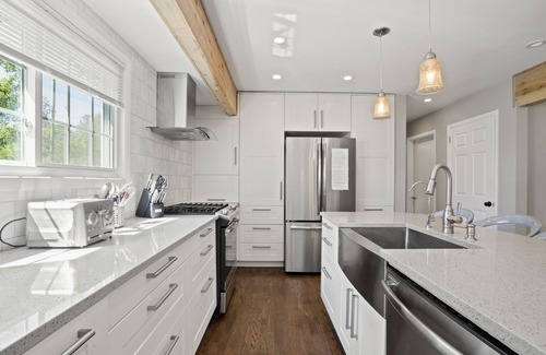Mequon Cottage | Modern style with nature around, a perfect vacation home