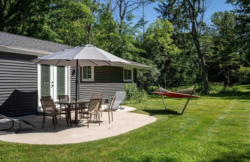 Mequon Cottage | Modern style with nature around, a perfect vacation home
