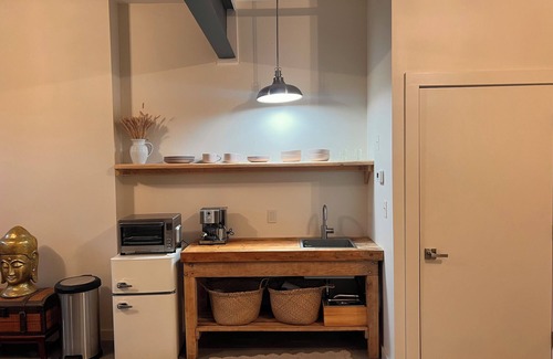Shaftsbury Apartment | Modern, Stylish apartment on Stunning Horse Farm in Shaftsbury Vermont.