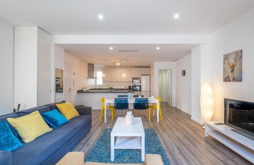 Jesus Apartment | Modern, Stylish Apartment with balcony