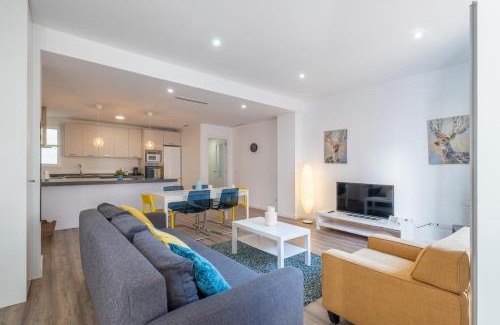 Jesus Apartment | Modern, Stylish Apartment with balcony