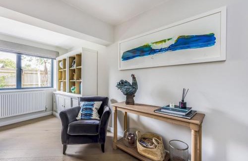 Bosham House | Modern Stylish Bosham Home Pass The Keys