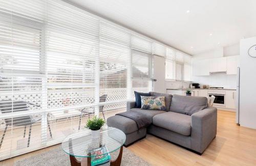 Hazelwood Park Apartment | Modern Stylish Self-contained Studio Apartment