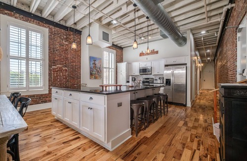 Civil Rights Historic District House | Modern Stylish & Spacious Loft w/Indoor Parking