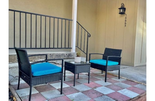 San Leandro House | Modern Stylish Unit w/Parking Perfect for Group