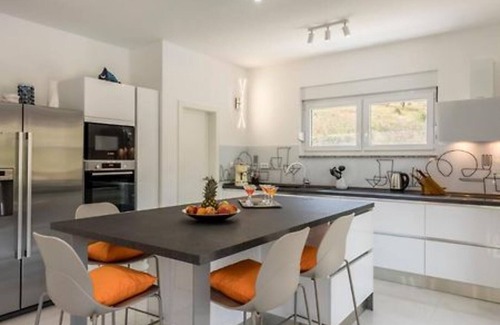 Tugare Villa | Modern & Stylish Villa with Private Pool - Four Bedroom Villa with Pool