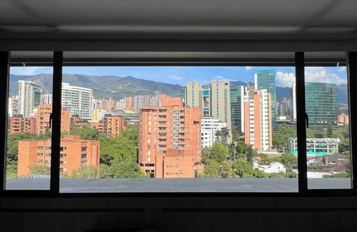La Aguacatala Apartment | Modern Suite/Coworking+Gym, WiFi 300MB, AC