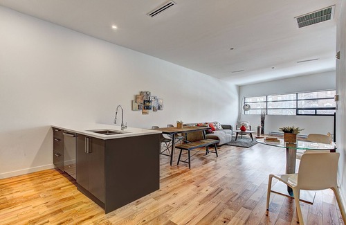 Cote-Des-Neiges—Notre-Dame-De-Grace Condo | Modern Suites NDG