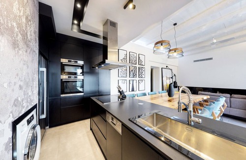 Vamos Villa | Modern summer villa, 3' from the beach, heated pool. Family Friendly!