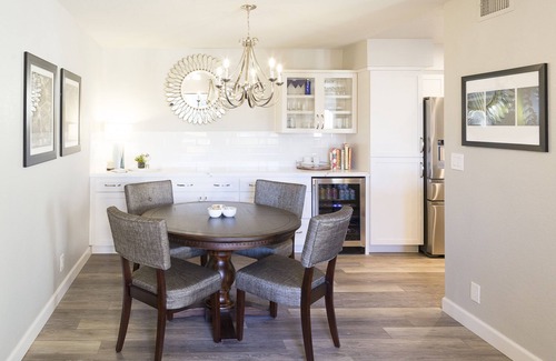 Scottsdale Ranch Condo | Modern top floor corner unit with pool view