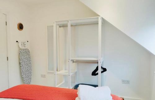 Huntingdon Apartment | Modern Town Center Apartment