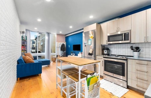 West Woodland House | Modern Townhome in Ideal Ballard location.