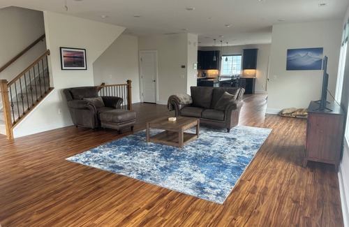 Richmond House | Modern Townhome in welcoming Short Pump with fitness room and pool