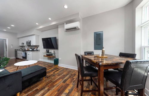 Shaw House | Modern Townhome with AC in the heart of Washington Shaw/Logan Circle