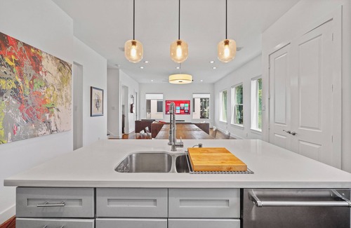 Washington Ave./ Memorial Park House | Modern townhouse retreat nestled near Statesmanship Park in vibrant Houston, TX!
