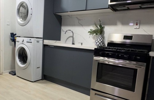 Albion House | Modern Townhouse- safe, gated community with pool