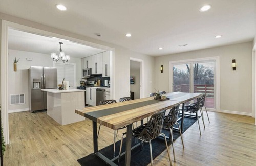Fox Valley House | Modern Tranquil Boho Getaway in Glen Ellyn