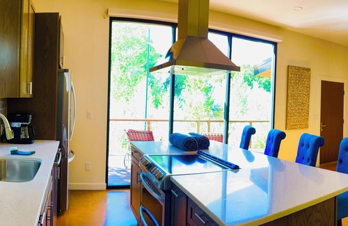 La Veta House | Modern Tranquil River Home w/Hot Tub