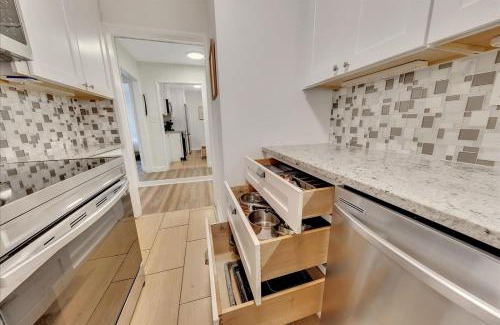 Downtown Atlanta House | Modern Twist In A Historic Building, Sleeps 6