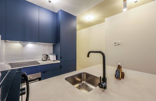 Puerta del Angel Apartment | Modern two-bedroom apartment near the Royal Palace 02