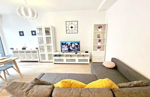 Hollerich Apartment | Modern two bedrooms in city center with a private parking