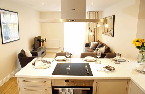 Welwyn Garden City Apartment | Modern Two Bedroom in Welwyn Garden City