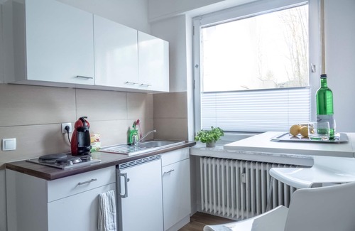 Grifflenberg Apartment | Modern university/business apartment near HBF & Stadthalle
