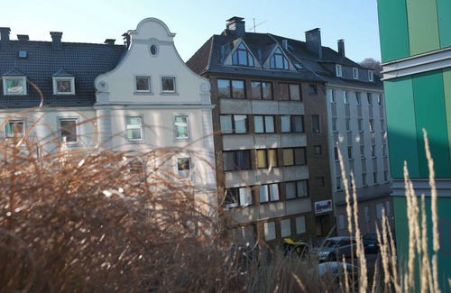 Grifflenberg Apartment | Modern university/business apartment near HBF & Stadthalle