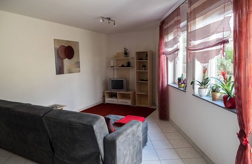 Reisach Apartment | Modern vacation apartment in Löwenstein, close to Audi, Lidl, Bosch, Kaufland