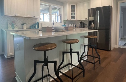 East Lansing House | Modern Vacation Home