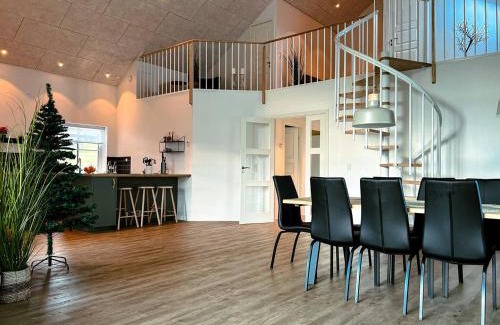 Frodba House | Modern Vacation Home With Hot Tub