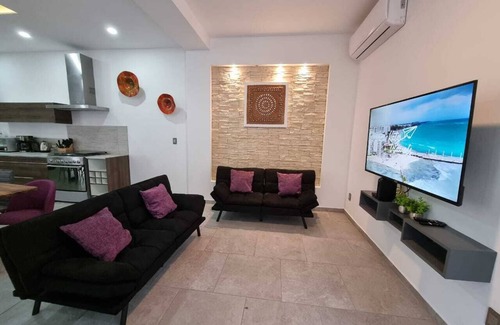 Ejidal Villa | Modern Villa + Good location + private pool + AC +Sleeps12