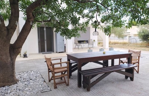 Kineta Villa | Modern Villa near beach between Athens-Attica and Corinth-Peloponnese