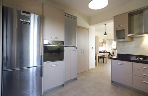 Anissaras Villa | Modern villa P&A close to the beach