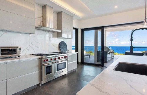 The Valley Villa | Modern Villa Reve Noir with Private Pool & housekeeping