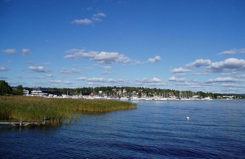 Viggbyholm Villa | Modern villa with generous open spaces and fantastic lakeside location