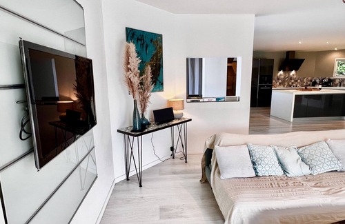 Biscarrosse Villa | Modern villa with pool, close to beaches and lakes
