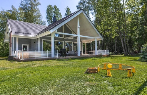 Rahtla Villa | Modern villa with sauna & hot tub