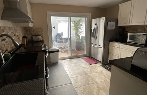 Niagara Falls House | Modern Vintage 🍁 Spacious Home w/Netflix mins to Clifton Hill, Falls & Casino