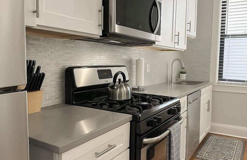 Boystown Apartment | Modern & Well-Located 1BR Apt