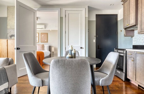 Williamsburg Apartment | Modern Williamsburg 2BR w/W/D & Gym, nr Domino Park, by Blueground