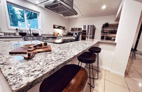 Rollingbay Apartment | Modern Woodland Retreat