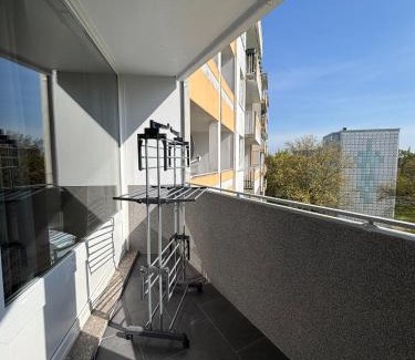 Hochheide Apartment | Moderne 3,5 Zimmer 85m2 & Balkon Wohnung