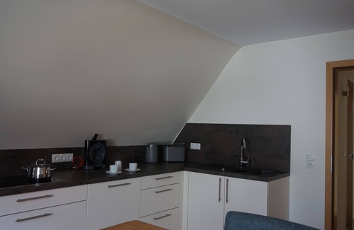 Nußdorf Apartment | Moderne Ferienwohnung, nah am Pfälzer Wald, Umgeben von Weinbergen