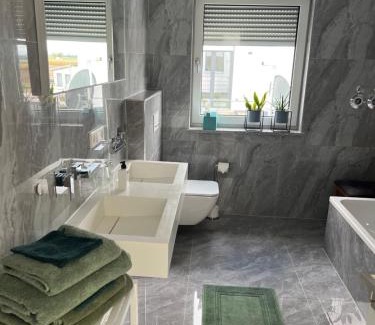 Wallersdorf Apartment | Moderne großräumige 3 Zimmer Wohnung in Wallersdorf-Haidlfing