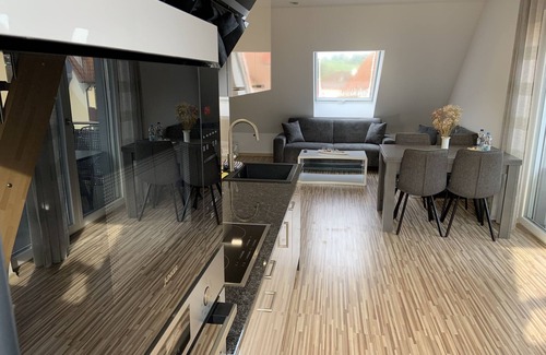 Schollkrippen Apartment | Moderne Maissonetten Ferienwohnung mit Eigenem Balkon