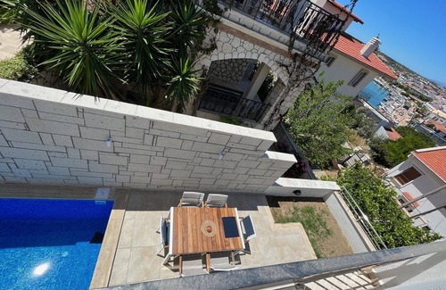 Dalyan Mahallesi House | Moderne Villa mit Pool und Terrasse