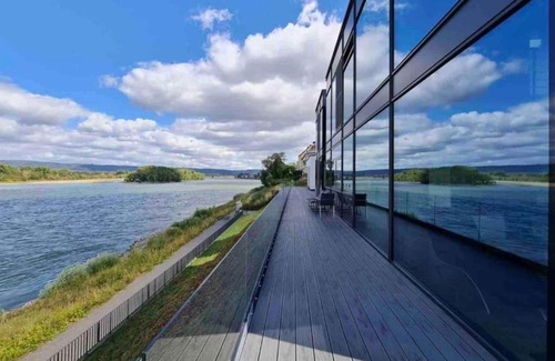 Urmitz Apartment | Modernes Apartment mit wunderschonem Rheinblick