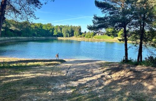 Wiefelstede Apartment | Modernes Haus am See, Ferienhaus Gavner im Seepark Lehe